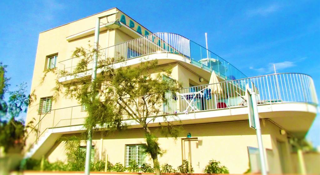 Apartamentos Voramar Castelldefels Exterior photo
