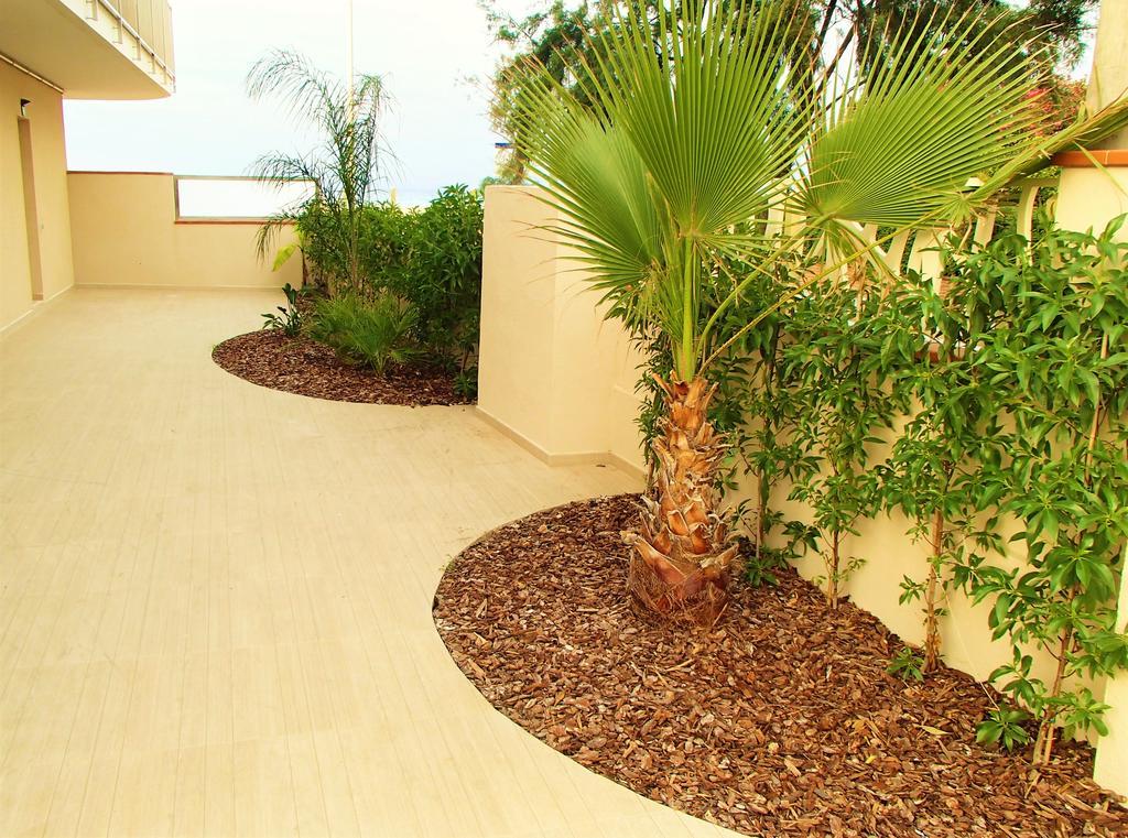 Apartamentos Voramar Castelldefels Exterior photo